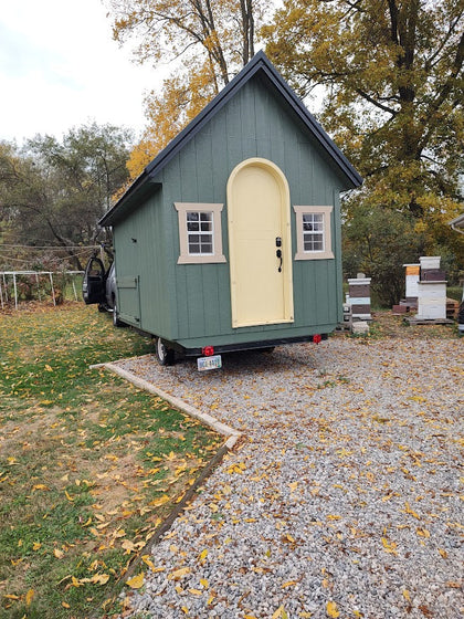 Bee Therapy Hut Experience